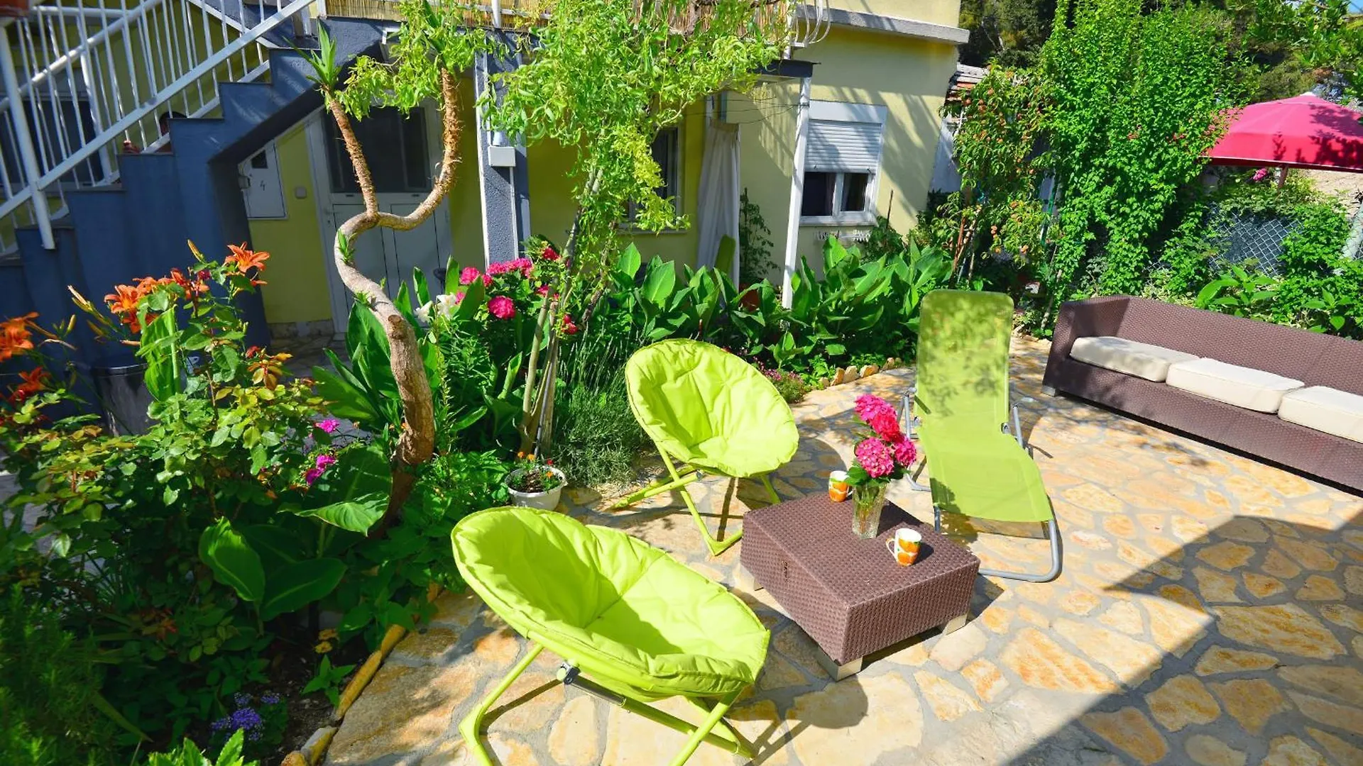 Apartments Veky 3  Split