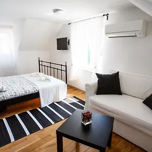 Apartment Neva Old Town, Split