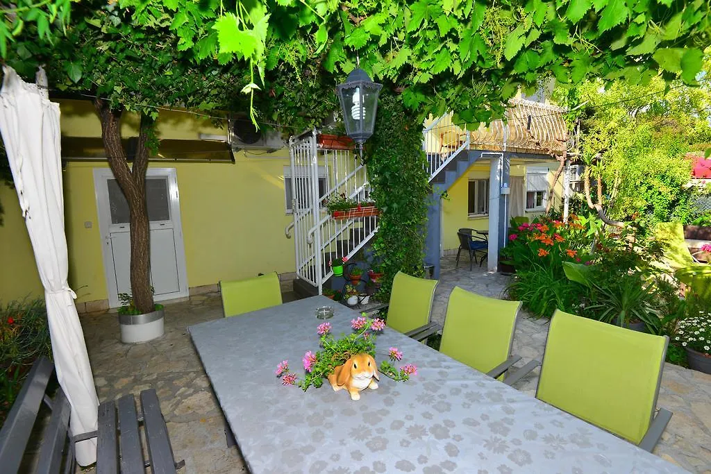 Apartments Veky 3 Split